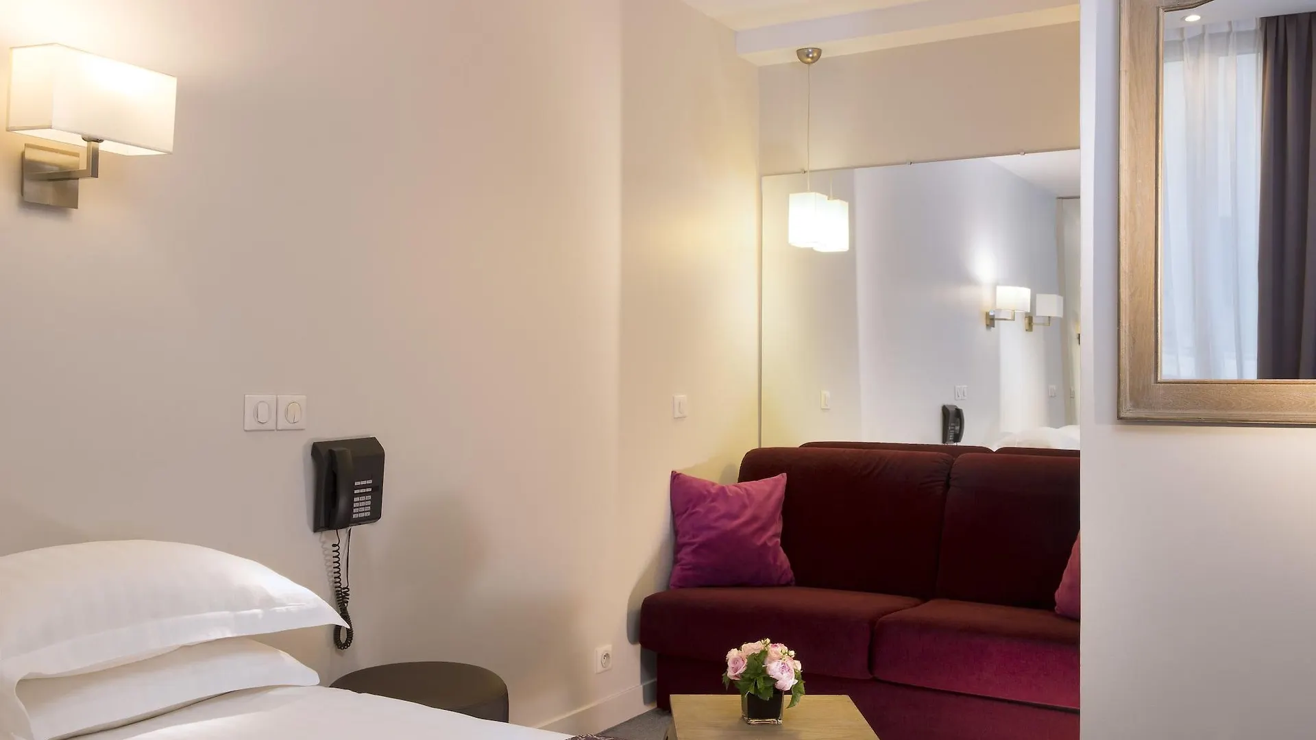 Hotel Du Lion D'or Louvre 3*
