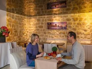 Hotel Du Lion D'or Louvre 3*